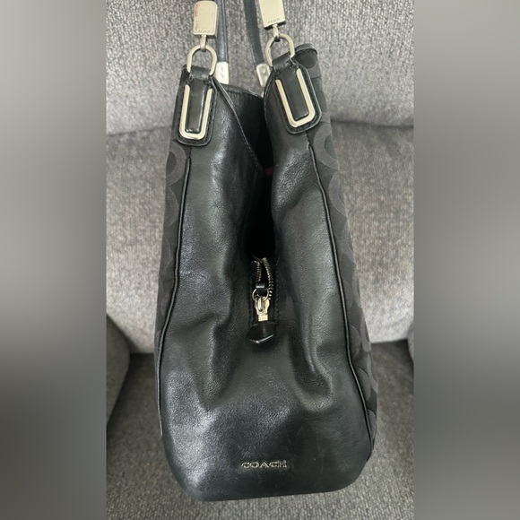 Authentic Coach bag! Perfect for everyday use 🚨 SEND ME OFFER 🚨 - Picture 13 of 16